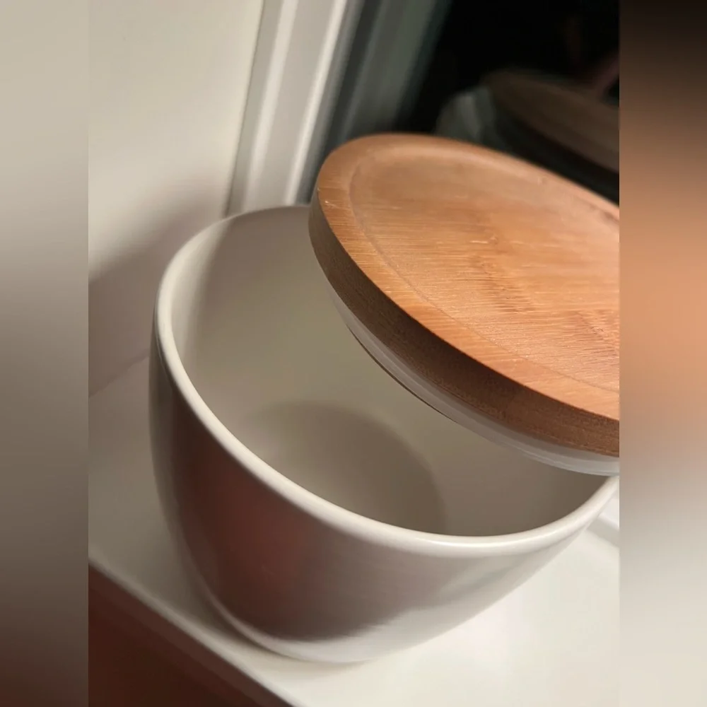 Small ceramic pot with bamboo lid